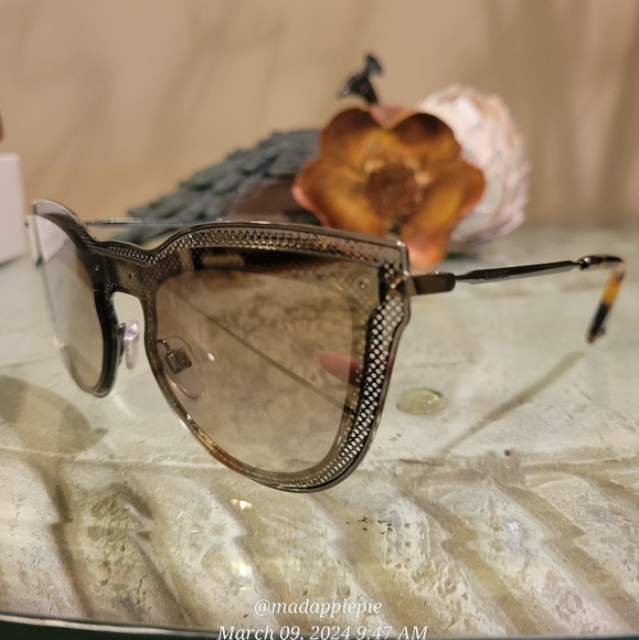Valentino Women's VA2018 Fashion Cat Eye Sunglasses Metal Mesh Luxury Summer #55 - Picture 7 of 17